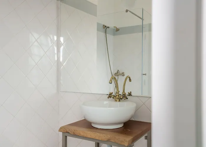 Sandhi House - Yoga & Wellness Ericeira