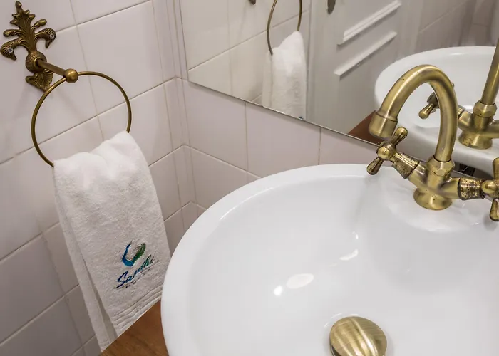 Sandhi House - Yoga & Wellness بيت ضيافة إيريسييرا