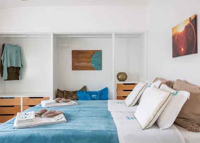 Sandhi House - Yoga & Wellness بيت ضيافة إيريسييرا