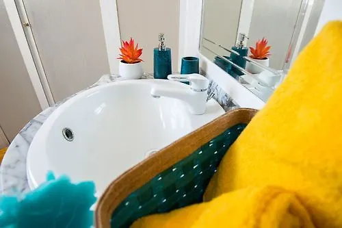 Sandhi House - Yoga & Wellness بيت ضيافة إيريسييرا